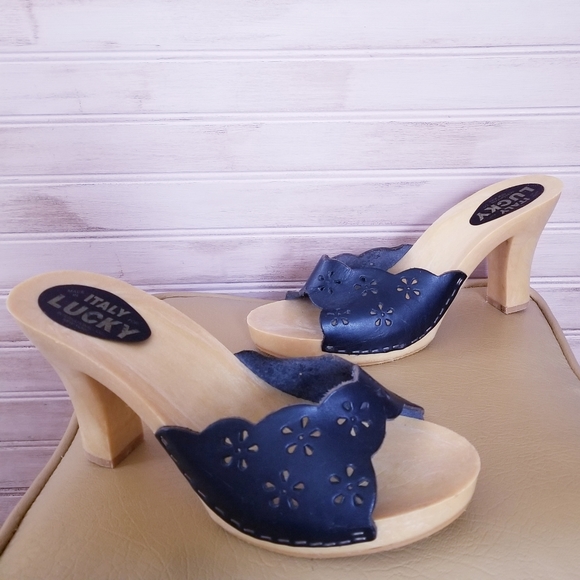 Vintage Lucky Platform Sandals - Picture 3 of 9